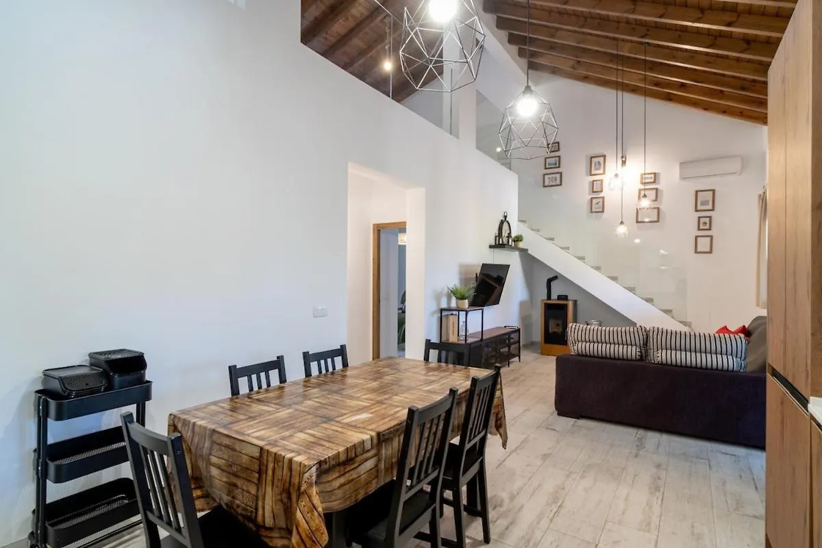 Casa Rural De Diseno Con Piscina Y Barbacoa مالقة بيت للعطل